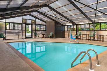 هتل Howard Johnson By Wyndham Pigeon Forge