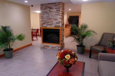 هتل Howard Johnson By Wyndham Pigeon Forge