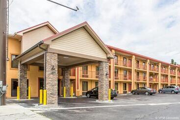 هتل Howard Johnson By Wyndham Pigeon Forge