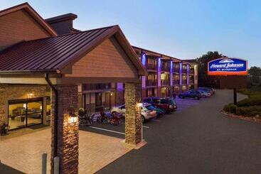 هتل Howard Johnson By Wyndham Pigeon Forge
