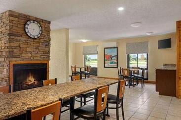 هتل Howard Johnson By Wyndham Pigeon Forge