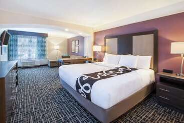هتل La Quinta By Wyndham Cincinnati Airport Florence