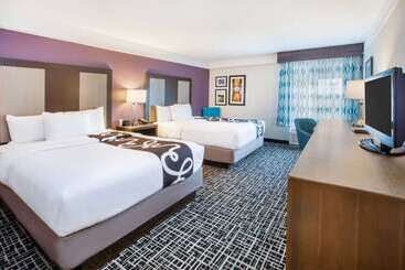 هتل La Quinta By Wyndham Cincinnati Airport Florence