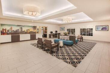 هتل La Quinta By Wyndham Cincinnati Airport Florence