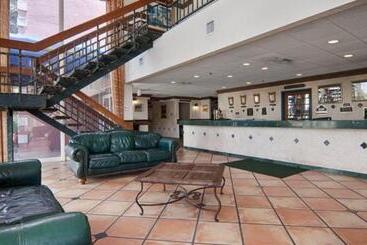 هتل Miami Gardens Inn & Suites