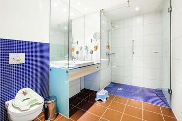 هتل Park Inn By Radisson Krakow