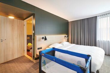 هتل Park Inn By Radisson Krakow