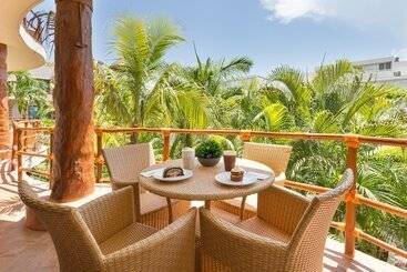 Porto Playa Condo Hotel And Beach Club