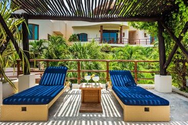 Porto Playa Condo Hotel And Beach Club