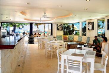 Porto Playa Condo Hotel And Beach Club