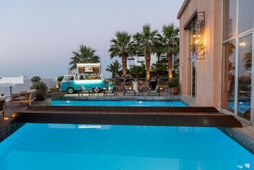 هتل Aquila Elounda Village Resort, Suites & Spa