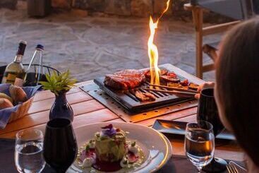هتل Aquila Elounda Village Resort, Suites & Spa