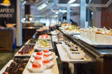 هتل Aquila Elounda Village Resort, Suites & Spa