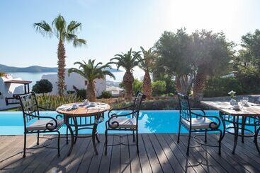 هتل Aquila Elounda Village Resort, Suites & Spa