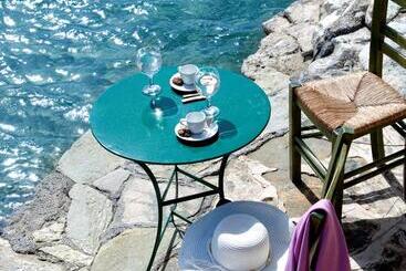 هتل Aquila Elounda Village Resort, Suites & Spa