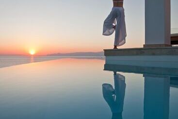 هتل Aquila Elounda Village Resort, Suites & Spa