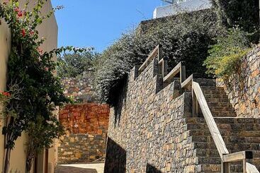 هتل Aquila Elounda Village Resort, Suites & Spa