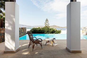 هتل Aquila Elounda Village Resort, Suites & Spa
