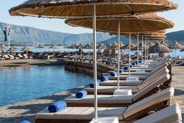 هتل Aquila Elounda Village Resort, Suites & Spa