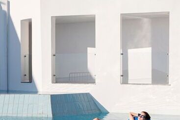 هتل Aquila Elounda Village Resort, Suites & Spa