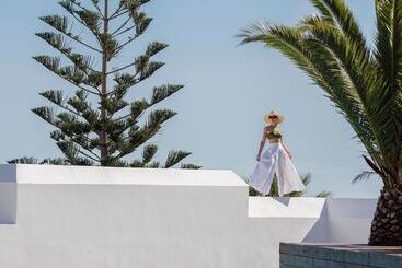 هتل Aquila Elounda Village Resort, Suites & Spa