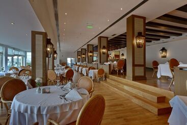 هتل Aquila Elounda Village Resort, Suites & Spa