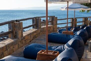 هتل Aquila Elounda Village Resort, Suites & Spa