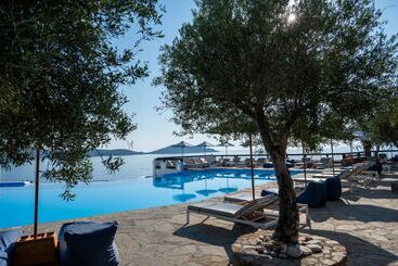 هتل Aquila Elounda Village Resort, Suites & Spa