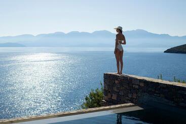 هتل Aquila Elounda Village Resort, Suites & Spa