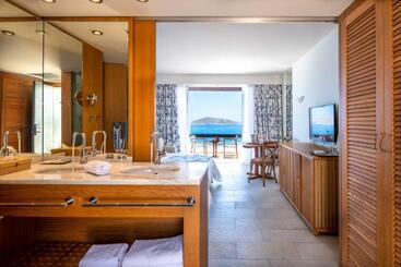 هتل Aquila Elounda Village Resort, Suites & Spa