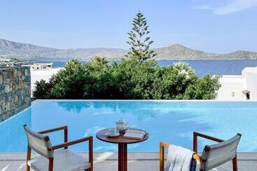 هتل Aquila Elounda Village Resort, Suites & Spa