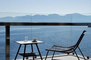 هتل Aquila Elounda Village Resort, Suites & Spa