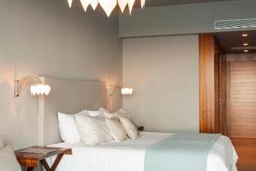 هتل Aquila Elounda Village Resort, Suites & Spa