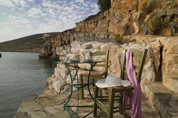 هتل Aquila Elounda Village Resort, Suites & Spa