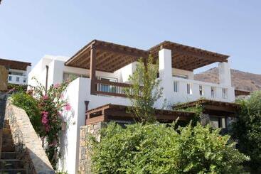 هتل Aquila Elounda Village Resort, Suites & Spa