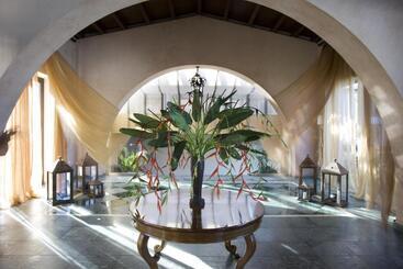 هتل Aquila Elounda Village Resort, Suites & Spa