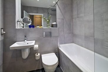 Mandolay Hotel Guildford