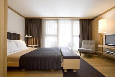 酒店 The Omnia