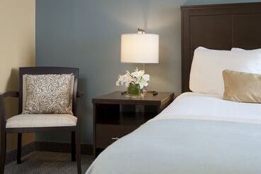 هتل Wingate By Wyndham Regina