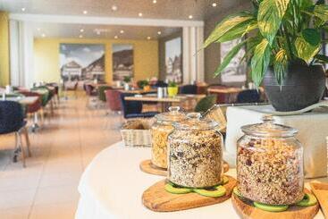 汽车旅馆  Tailormade Hotel Stans Süd