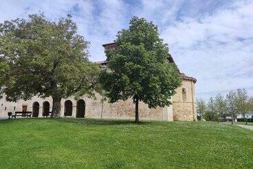 Jardines De Uleta Suites