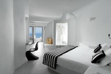 Tholos Resort