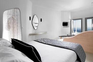 Tholos Resort