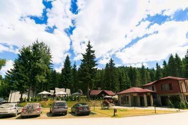 استراحتگاه Romantica Forest Guest House