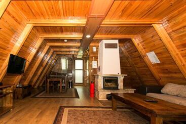 استراحتگاه Romantica Forest Guest House