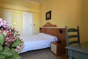 هتل Villa Maria & Apartment