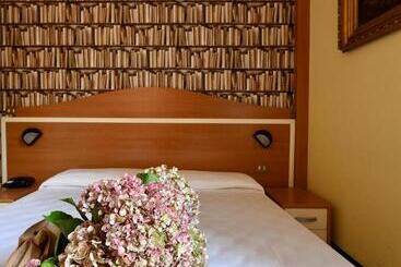هتل Villa Maria & Apartment