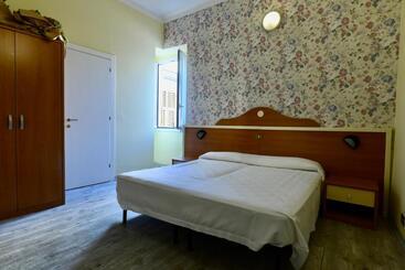 هتل Villa Maria & Apartment