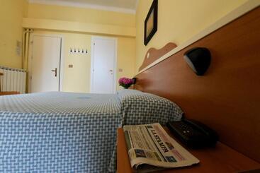هتل Villa Maria & Apartment