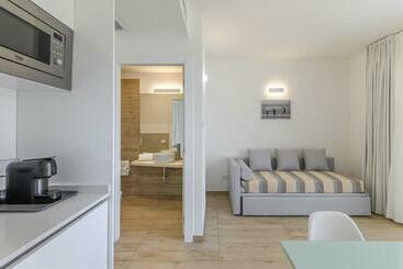 Capo Falcone Beach Charming Apartments Stintino